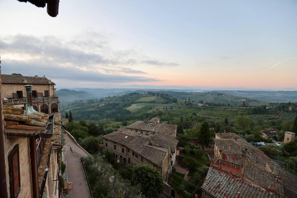 Lovely 2 Bedroom In San Gimignano Historic Center 외부 사진