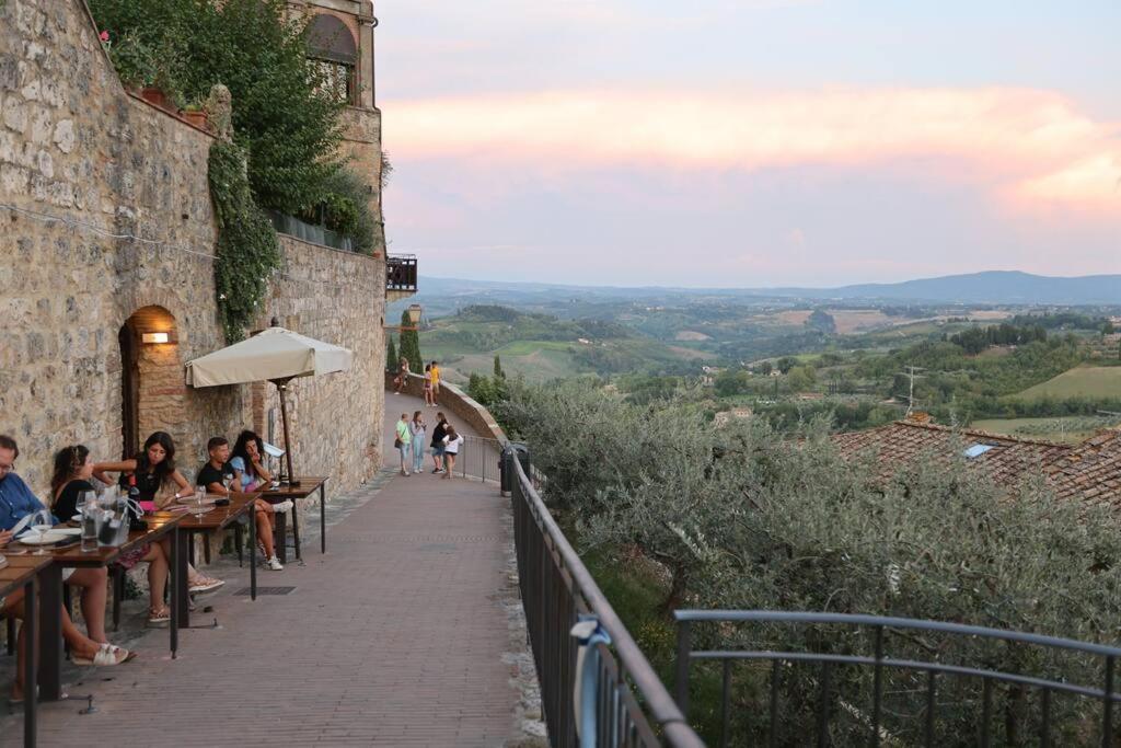 Lovely 2 Bedroom In San Gimignano Historic Center 외부 사진